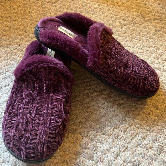 Purple Dearfoam Slippers - Picture 2 of 4